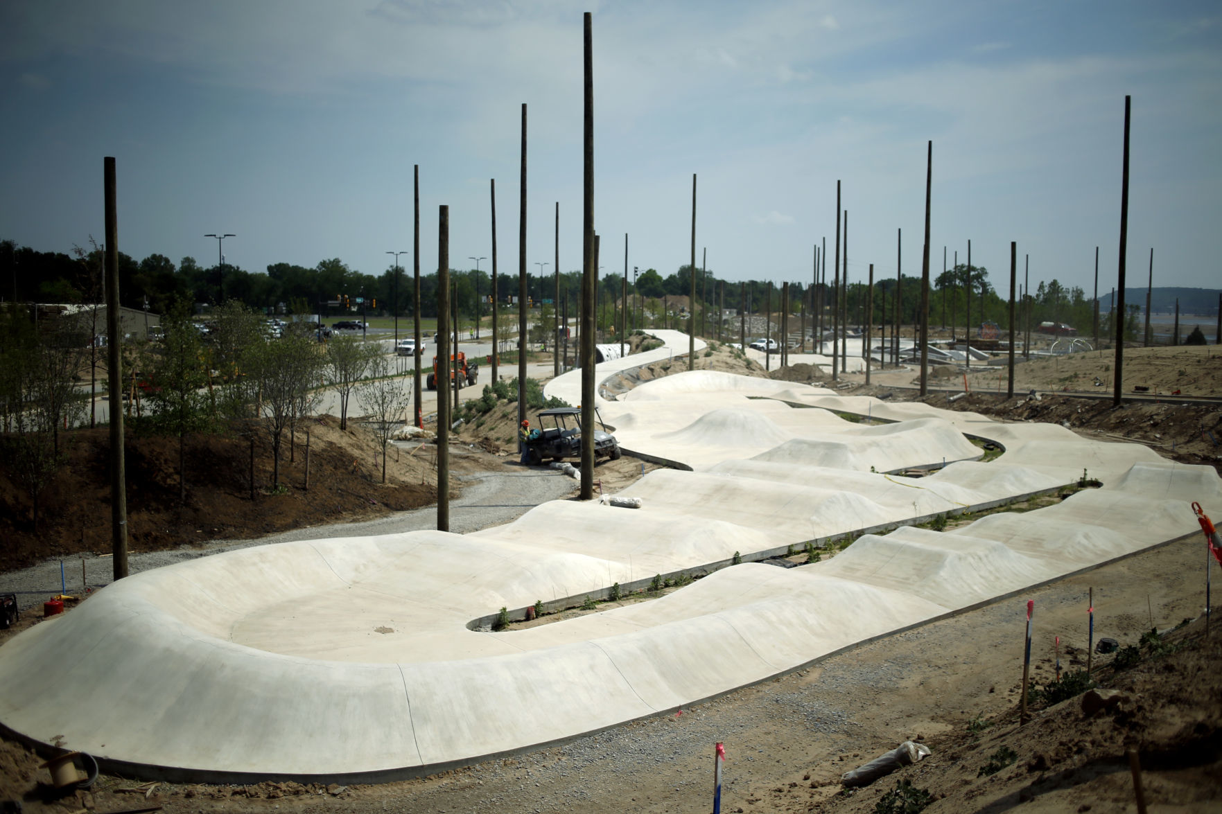 Can the public rollerblade in the skate park?